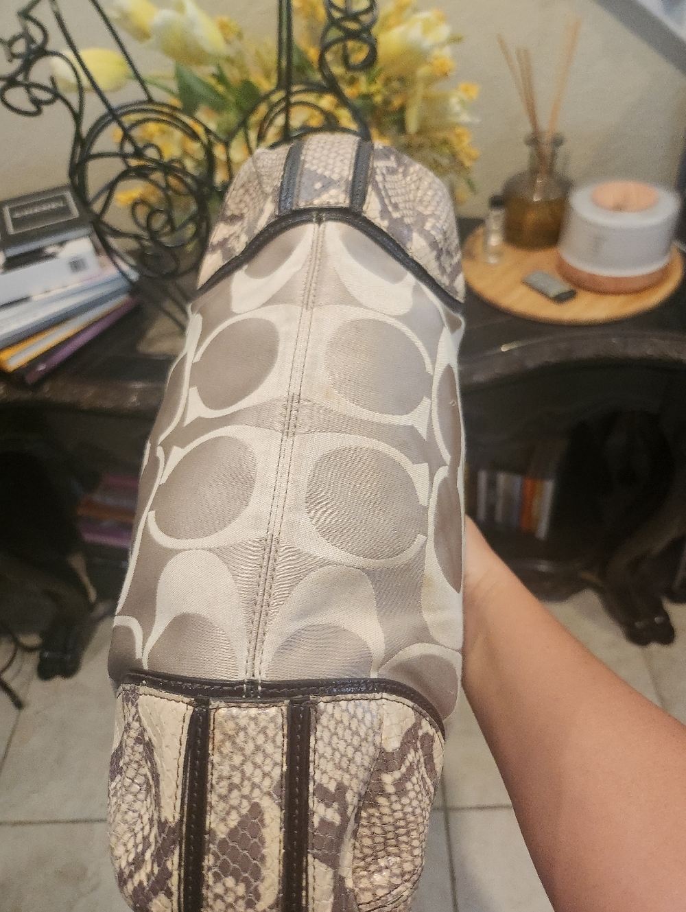 Coach Colette Signature snake-embossed leather trim Hobo Bag - Picture 4 of 7